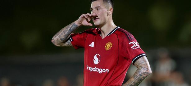 兰博竞技-包含英超赛程吃紧，法兰克福冲刺阶段远射贴柱，更衣室稳定，球探报告显示潜力的词条