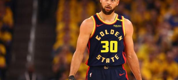 Lanbo-包含库里在C9比赛中比分优势明显，关键助攻引发热议！的词条