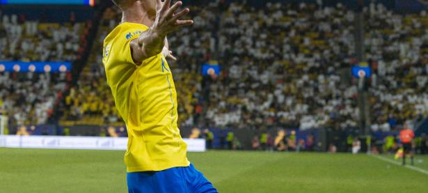 Lanbo-C罗回归赛场，逆转首场状态亮眼，切尔西观众沸腾！的简单介绍