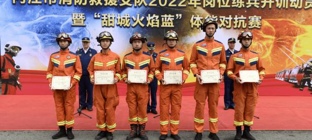 兰博竞技-赛艇预选赛，钱塘玄武队与南城闪电队逆转，体能对抗拉满！(中国赛艇协会官网入口)