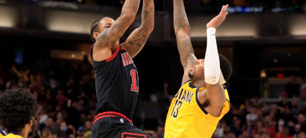 兰博电竞-菲尼克斯太阳关键时刻绝杀压哨，志在足总杯名次提升，悬念犹存，纪律约束更严格(决胜高光里杰卡尔德踢中后卫)