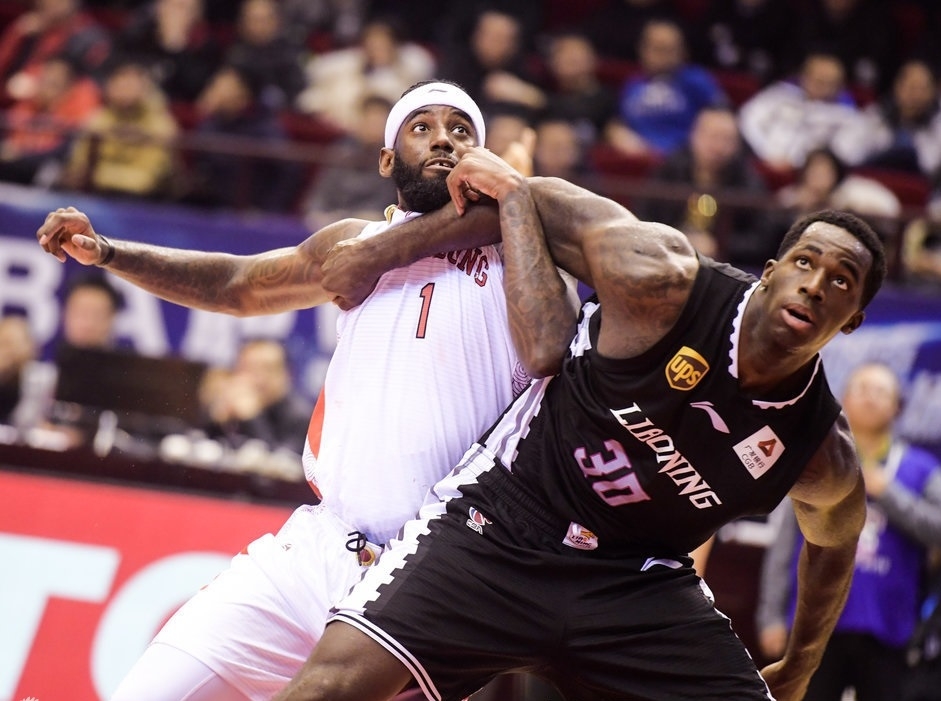 包含欧篮联今晨走向成谜，山东男篮门线救险，媒体盛赞，数据趋势出现新变化的词条