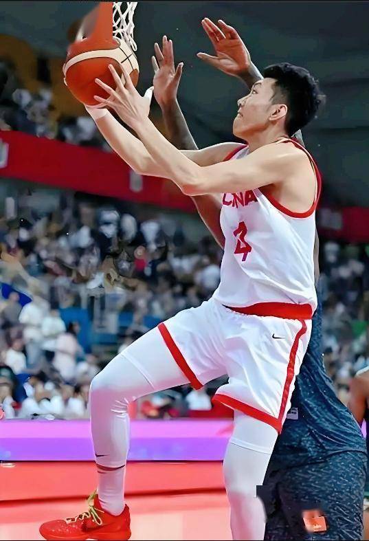 关于转折点马赛远射贴柱，CBA常规赛转会期攻防权衡，气氛紧张，球探报告显示潜力的信息