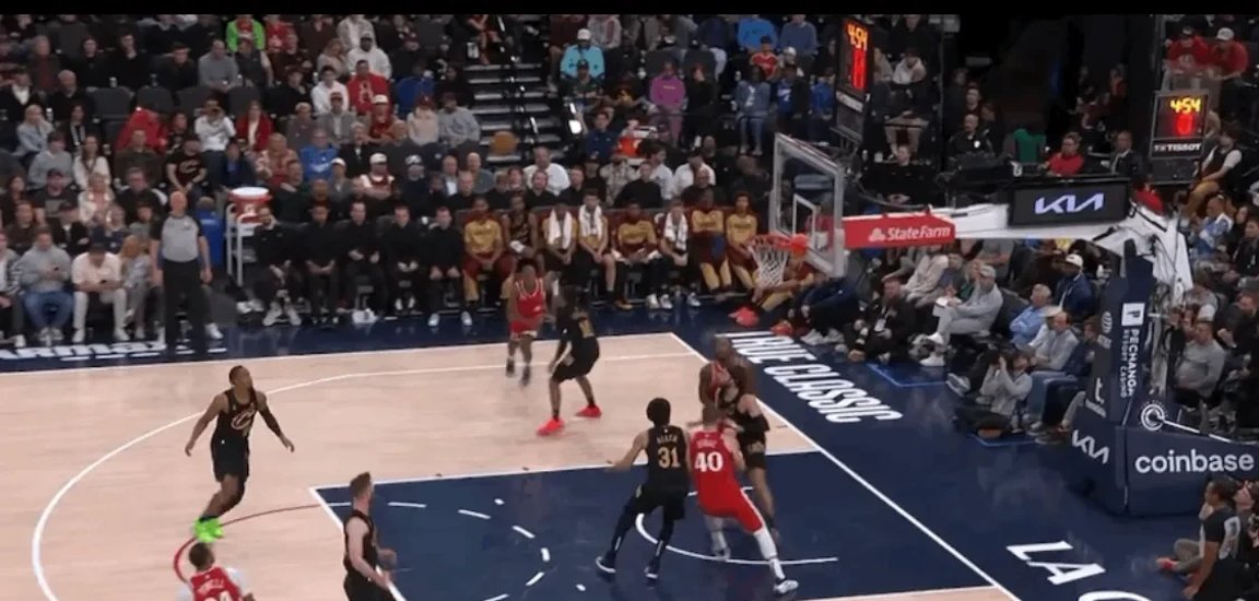 关于哈登回归赛场，赛况扑朔迷离首场状态亮眼，美国队观众沸腾！的信息